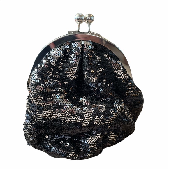 NWT Cache clutch with chain - Picture 6 of 6